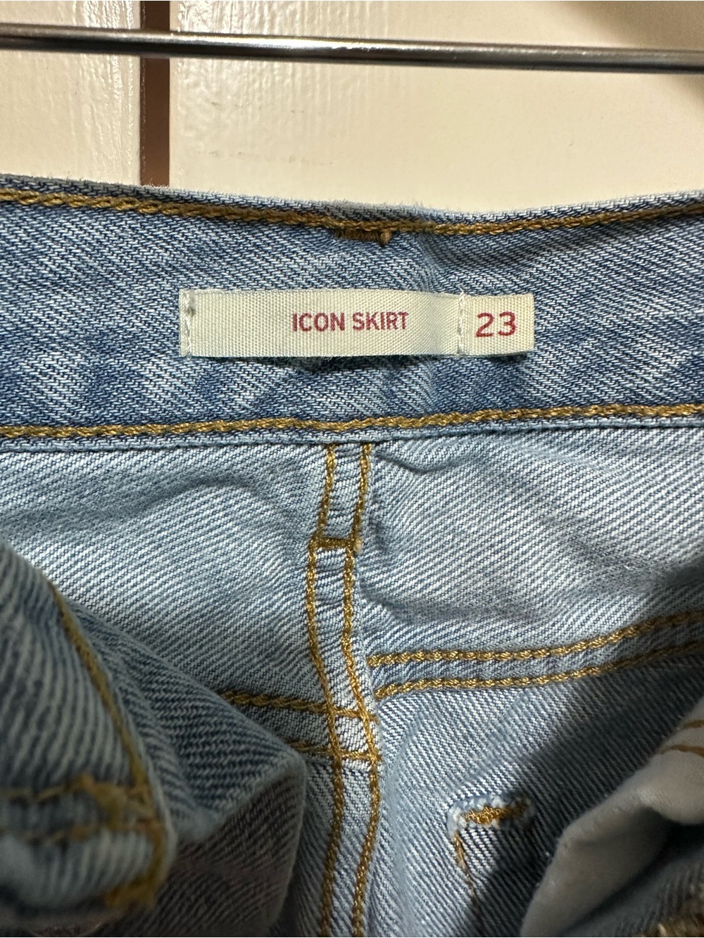 Levi’s Blue Iconic Denim Mini Skirt - Casual Frayed Hem - Picture 4 of 6